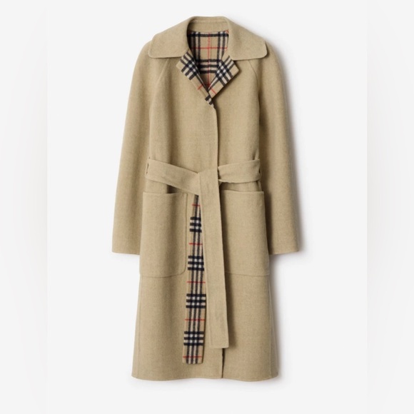 Burberry Reversible Wool Wrap Coat with Belt. - Picture 7 of 10